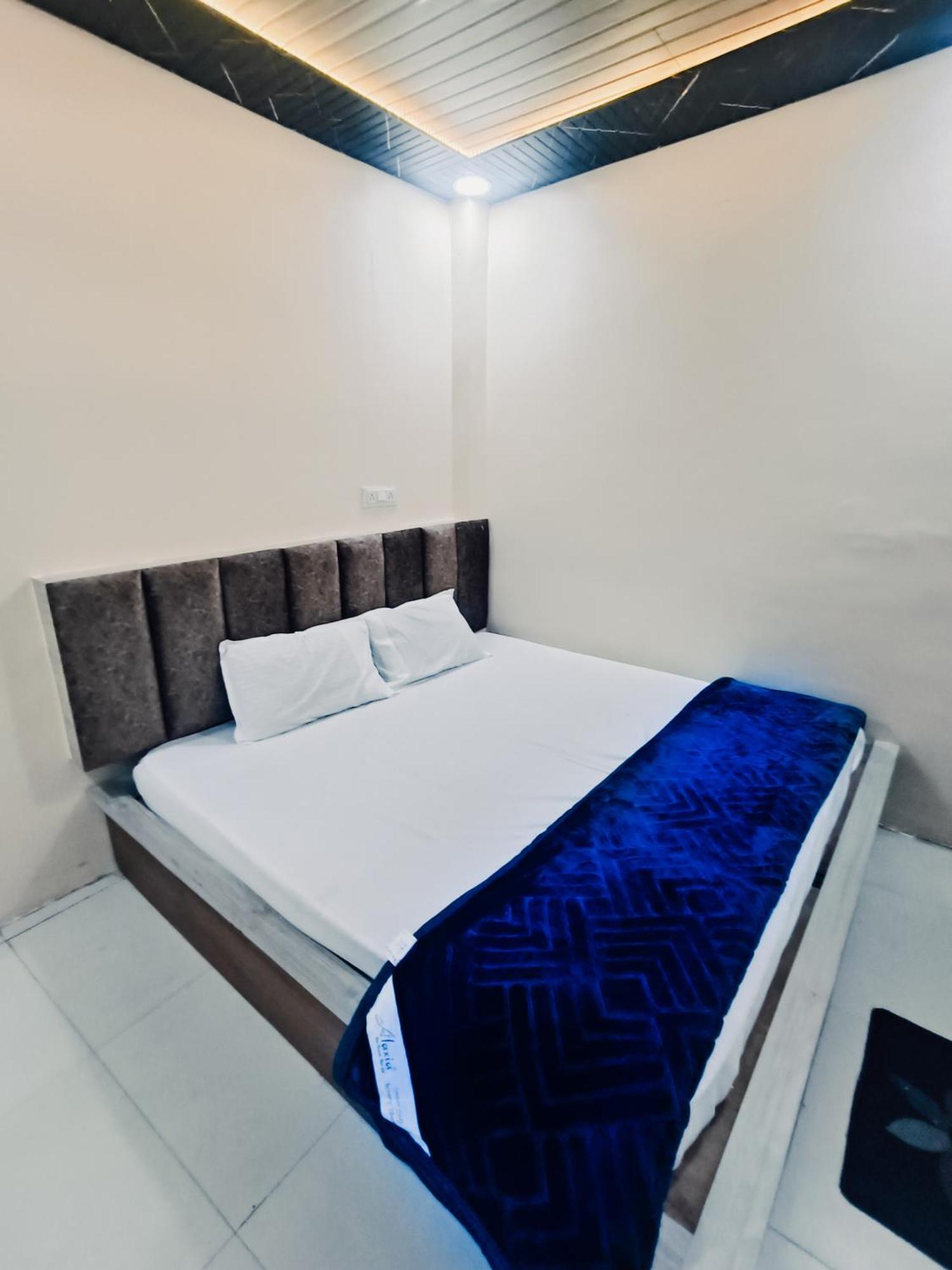 Royal Raj Palace Ujjain Ngoại thất bức ảnh