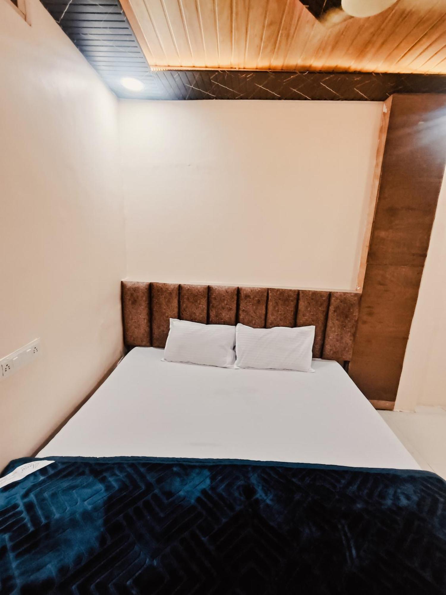 Royal Raj Palace Ujjain Ngoại thất bức ảnh