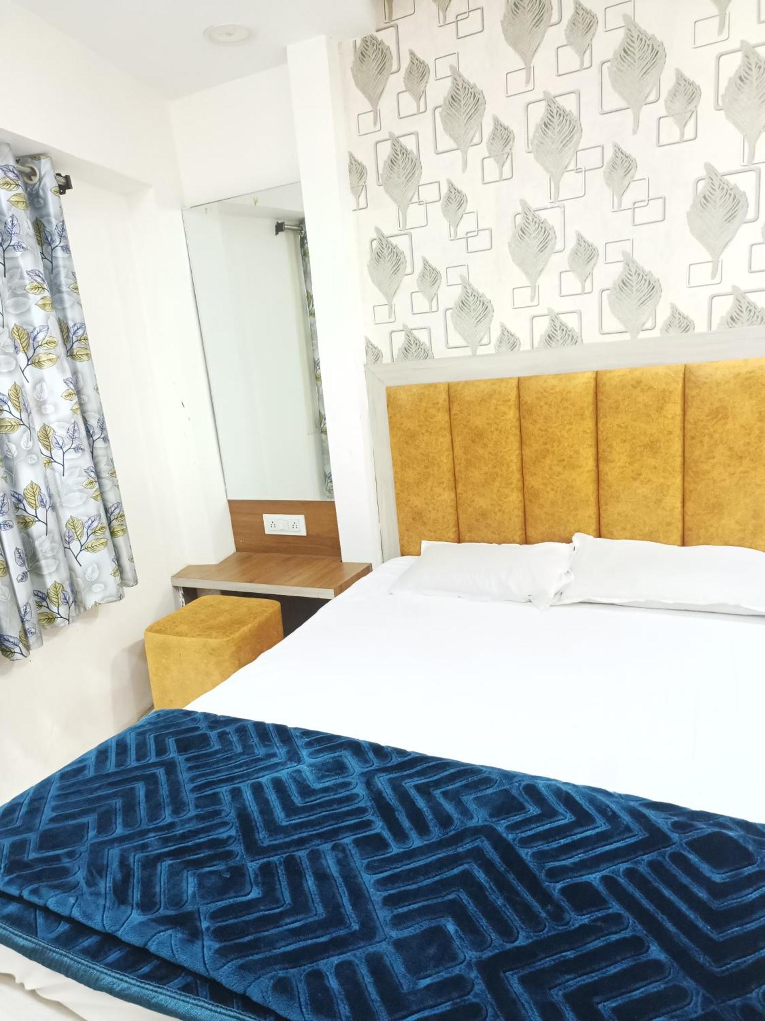 Royal Raj Palace Ujjain Ngoại thất bức ảnh